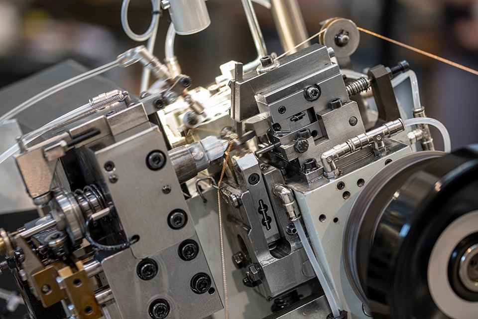 With OMBI machines it is possible to produce a wide range of chain designs with different sizes.