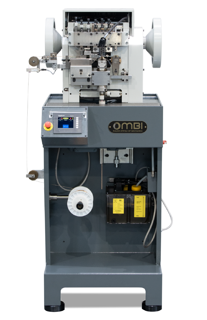 Macchina automatica per la produzione di catena quadrispiga.