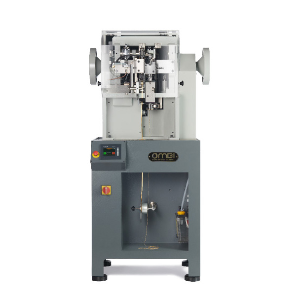 Macchina automatica per la produzione di catena tranciata agganciata (popcorn)