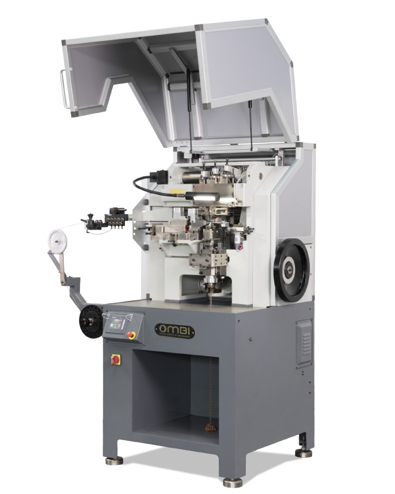 Macchina automatiche per la produzione di catena veneziana gigante.